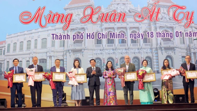 TP Hồ Chí Minh họp mặt đại biểu người Việt Nam ở nước ngoài đón Xuân Ất Tỵ 2025