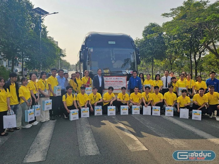 Đại học Quốc gia Thành phố Hồ Chí Minh tổ chức 1 chuyến xe về Phú Yên, Bình Định cho sinh viên (ảnh: V.D)