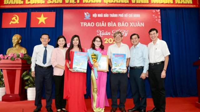 Báo Sài Gòn Giải Phóng nhận giải Nhất - Giải Bìa báo Xuân TPHCM 2025