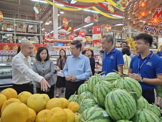 Lượng cung hàng hóa dịp Tết của siêu thị MM Mega Market An Phú tăng khoảng 20-25% so với ngày thường. Ảnh: VGP/LA