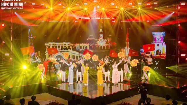 Đặc sắc Gala truyền cảm hứng "Bước vào kỷ nguyên mới"