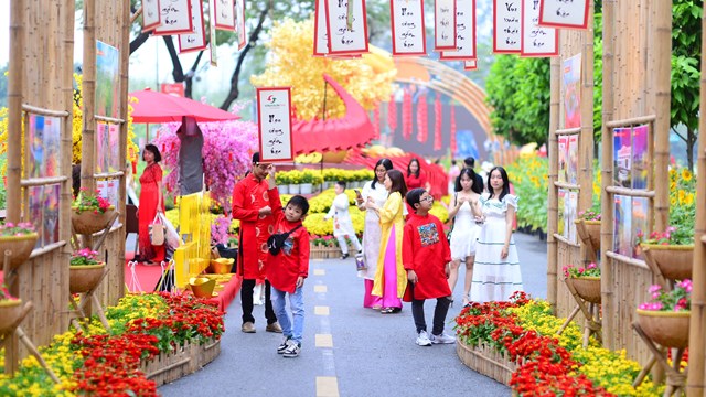 Sáng mùng 2 Tết Ất Tỵ, TP.HCM se lạnh 20 độ C