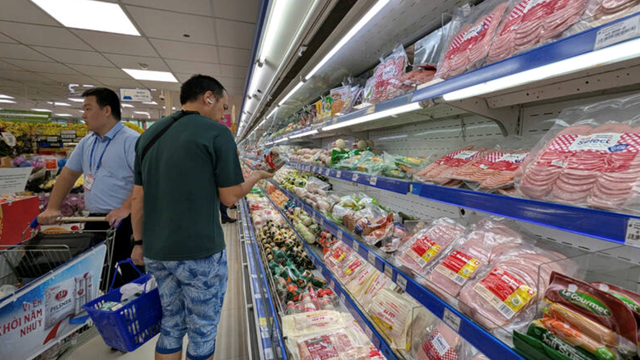 Siêu thị, chợ ở TPHCM hoạt động trở lại, hàng hóa dồi dào