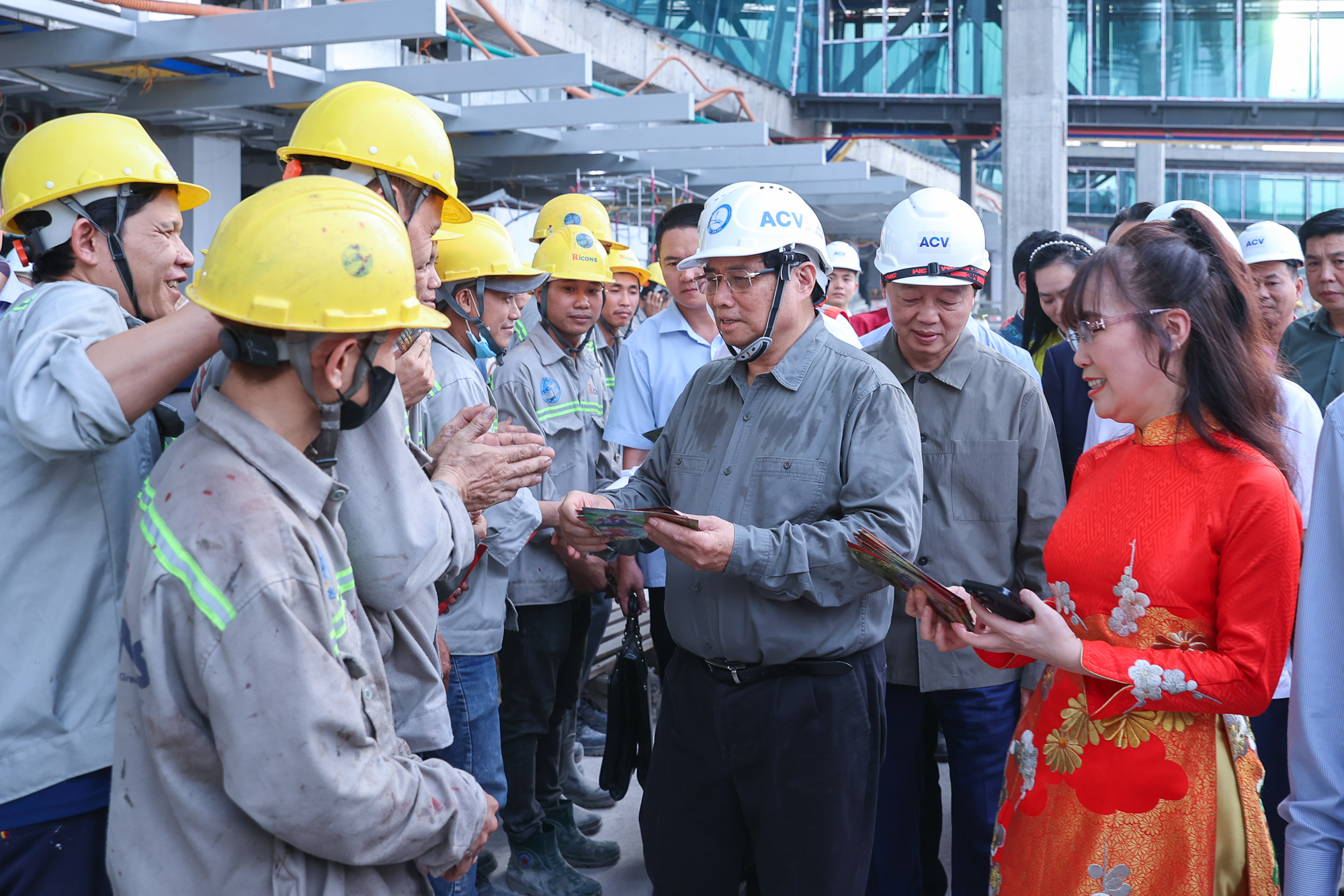 Nhà ga T3 Tân Sơn Nhất vượt tiến độ, khai thác đúng dịp 30/4/2025 - Ảnh 2