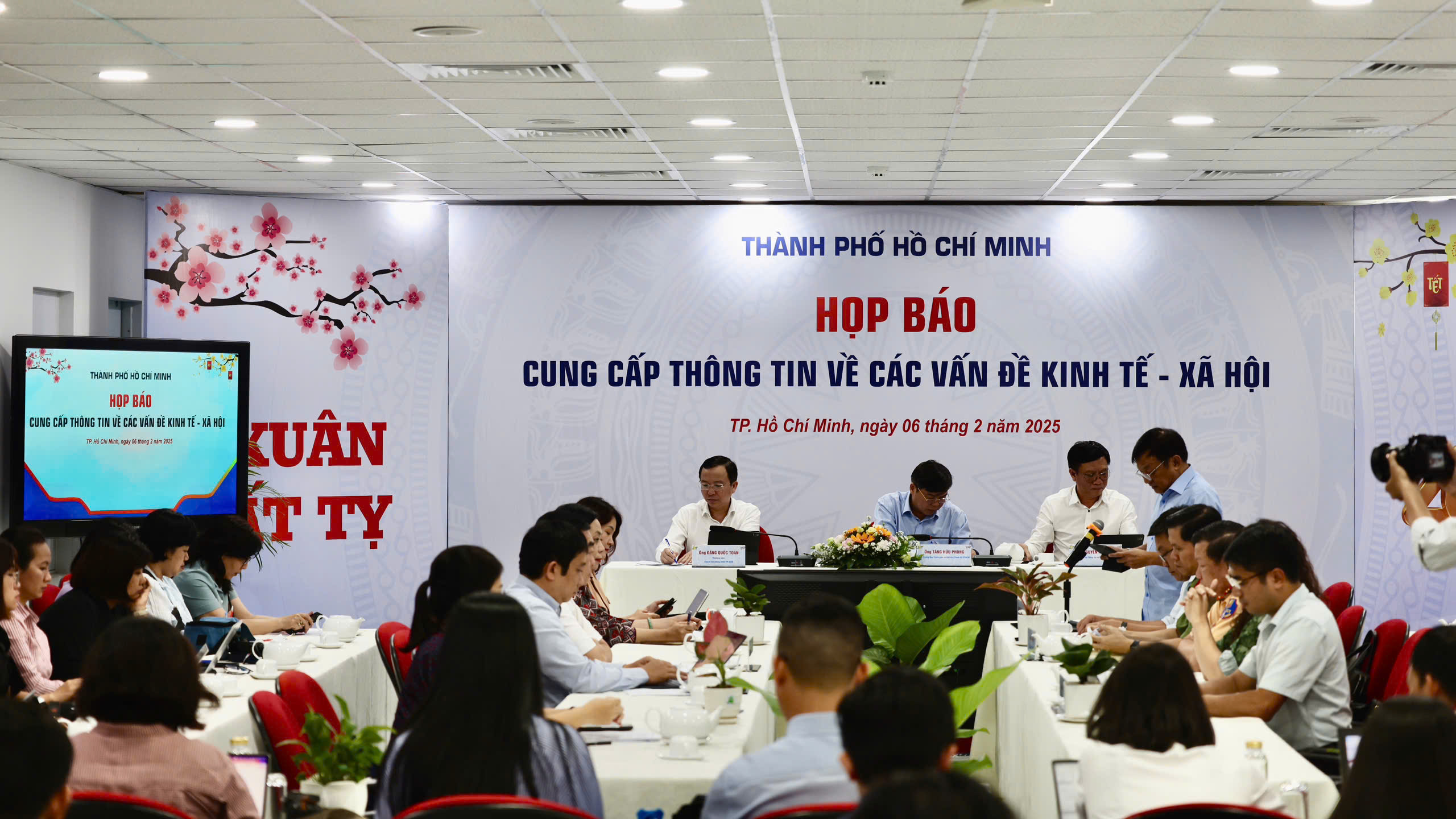 Toàn cảnh cuộc họp. Ảnh: LINH NHI