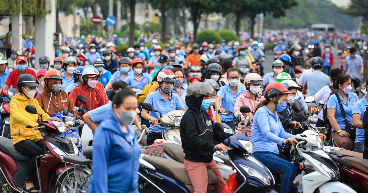 Tuyển dụng việc làm ở TP.HCM: Ngành nào đang thiếu nhân lực?