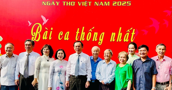 Khai mạc "Ngày thơ Việt Nam 2025" tại TP HCM