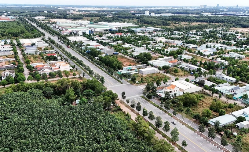 Đoạn 12km đường Vành đai 4 Thành phố Hồ Chí Minh đi qua thành phố Bến Cát. (Ảnh: Hồng Đạt/TTXVN)