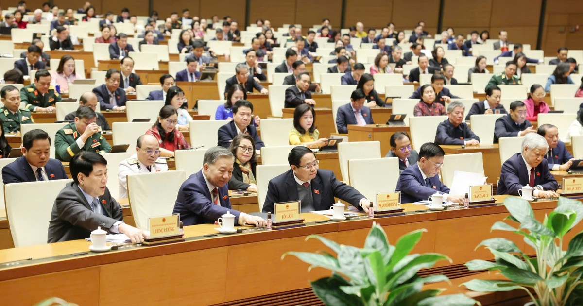 Quốc hội thông qua Nghị quyết thí điểm cơ chế đặc thù phát triển đường sắt đô thị tại TP Hà Nội, TPHCM