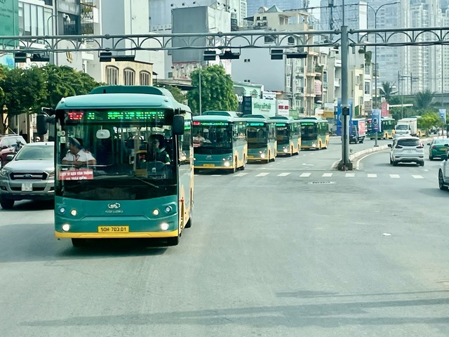 Cùng với sự an toàn, thân thiện, việc tài xế bảo đảm tiêu chuẩn giúp kích thích nhu cầu di chuyển bằng phương tiện công cộng