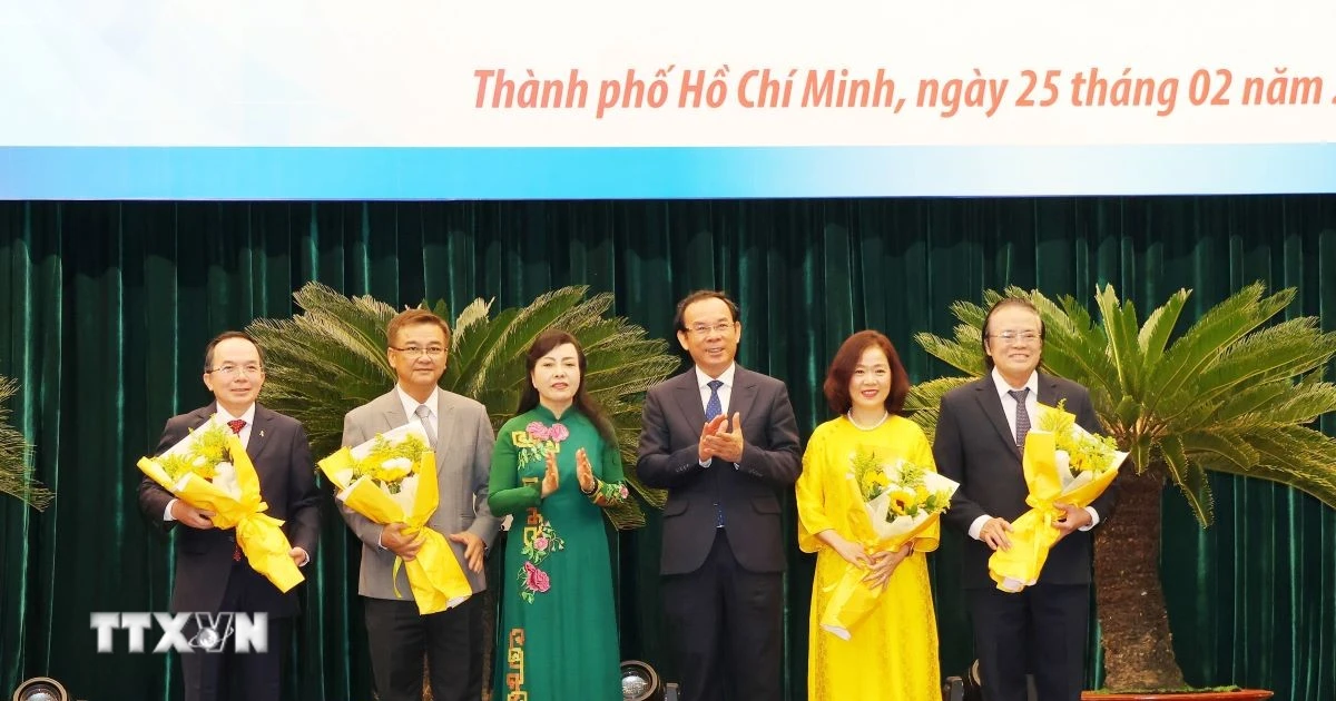 Thành phố Hồ Chí Minh tôn vinh các những "chiến sỹ áo trắng"