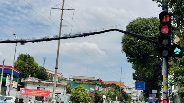 Xử lý nghiêm các hành vi điều khiển trái phép tín hiệu đèn giao thông