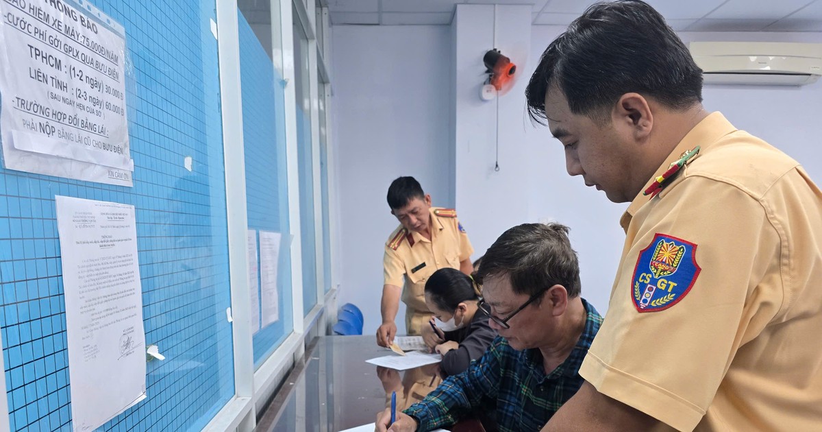 Công an TPHCM phân cấp đăng ký, cấp biển số xe cho công an 17 phường và 63 xã, thị trấn