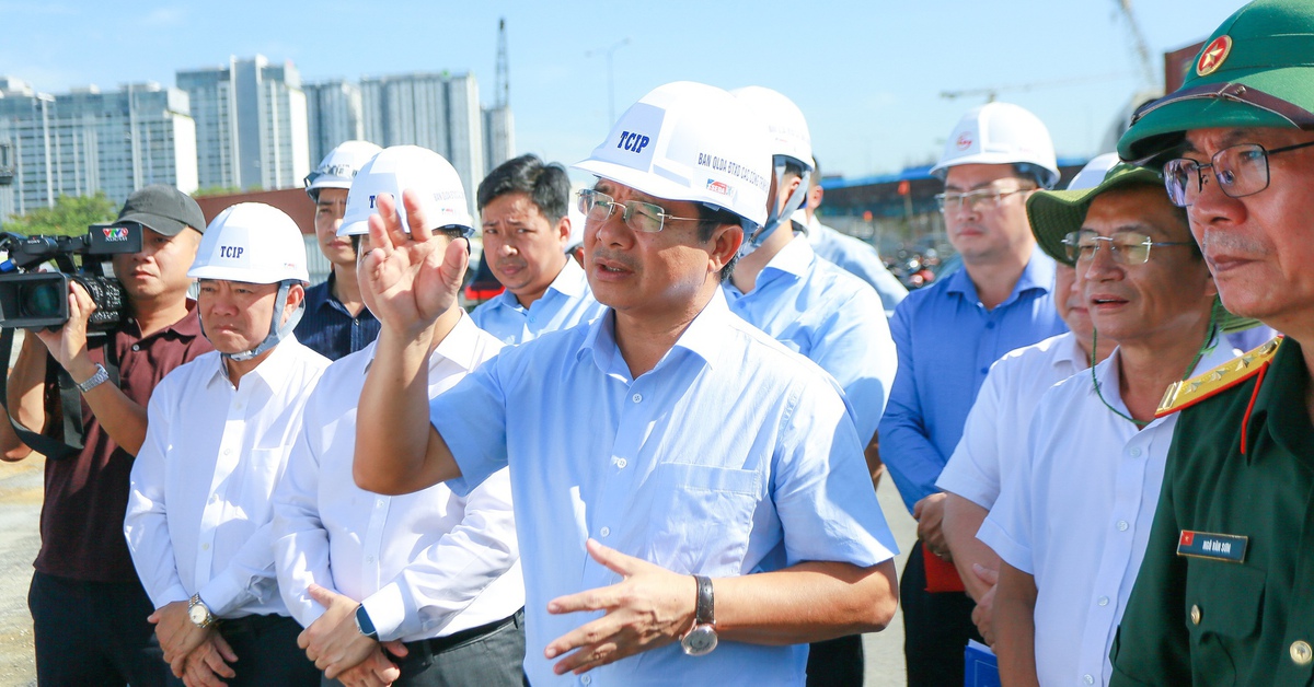 Khảo sát nút giao An Phú, chủ tịch UBND TP.HCM chỉ đạo ưu tiên thi công khu vực sẵn mặt bằng