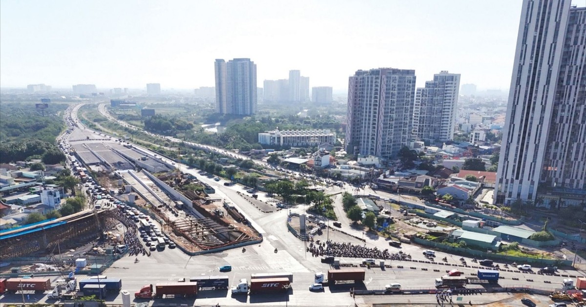 Công trình giao thông trọng điểm ở TPHCM: Tưng bừng khánh thành, rộn ràng khởi công