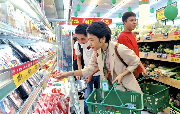 TPHCM đưa nước uống, thực phẩm dinh dưỡng... vào chương trình bình ổn