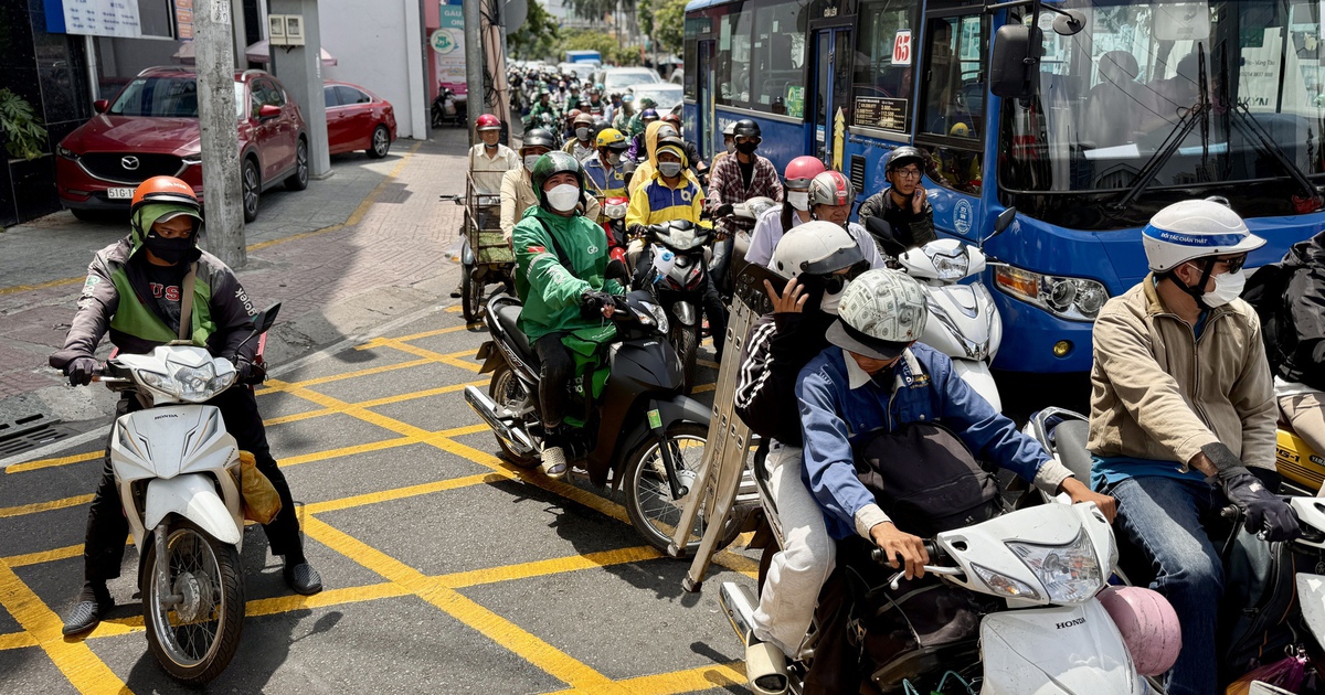 Kẻ vạch mắt võng ở trung tâm TP.HCM: Người dân chú ý để không bị CSGT phạt lỗi này