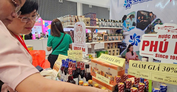 Tràn ngập giảm giá "khủng" tại triển lãm ngành thực phẩm TP HCM