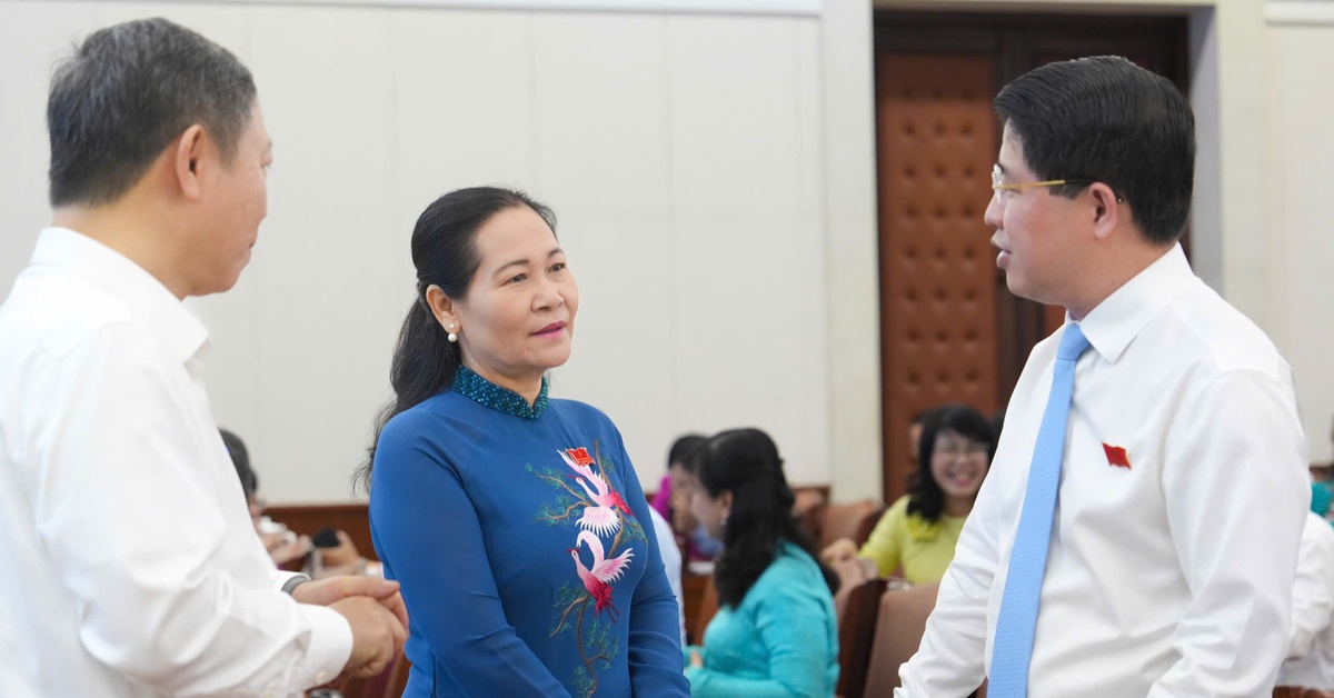 Trình Hội đồng nhân dân TP.HCM hợp nhất 2 sở, đổi tên 1 sở