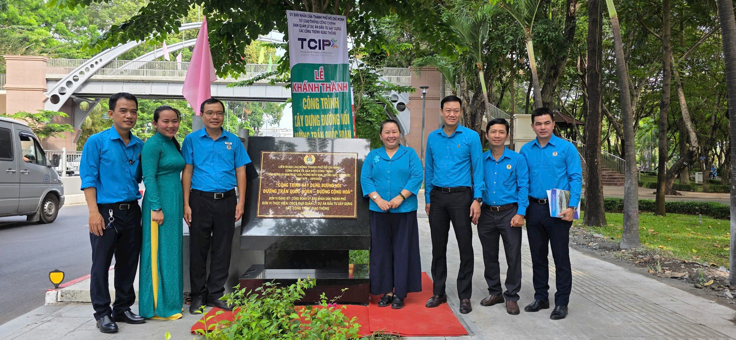 Gắn biển Xây dựng đường nối đường Trần Quốc Hoàn - đường Cộng Hòa