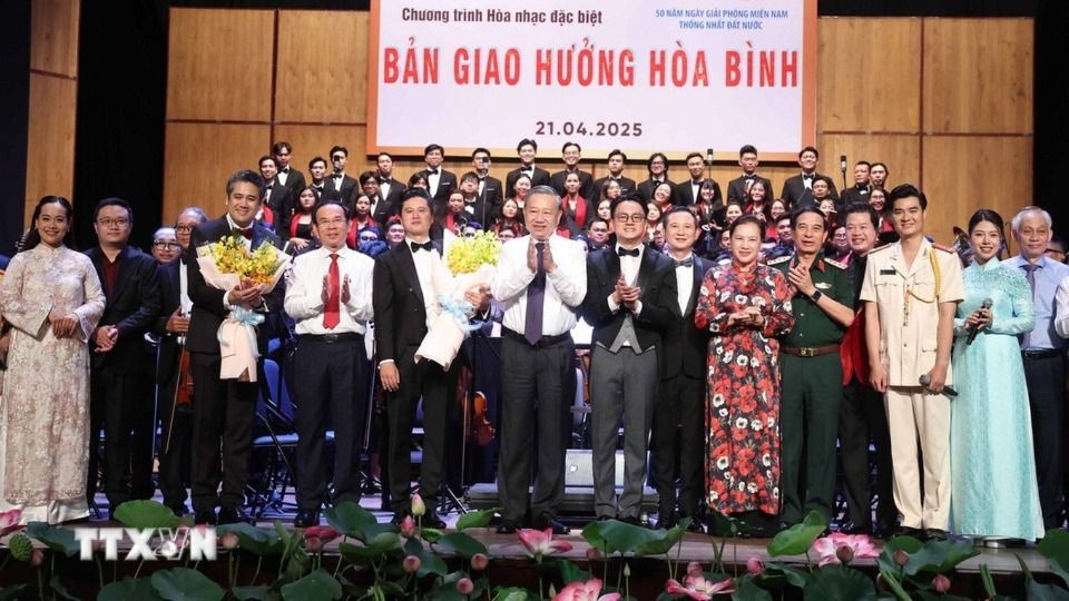 Tổng Bí thư Tô Lâm dự Chương trình hòa nhạc đặc biệt “Bản giao hưởng hòa bình”