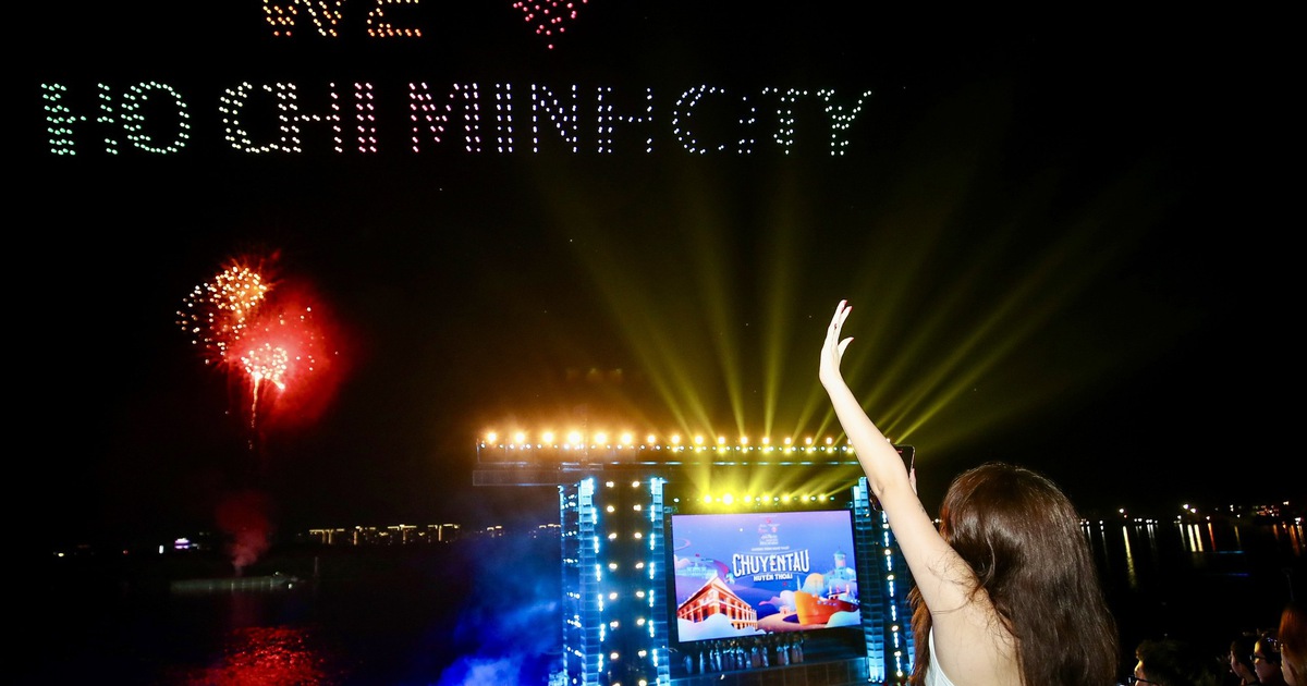 20 giờ 30 tối nay, TP.HCM tổng duyệt trình diễn 10.500 drone ở sông Sài Gòn