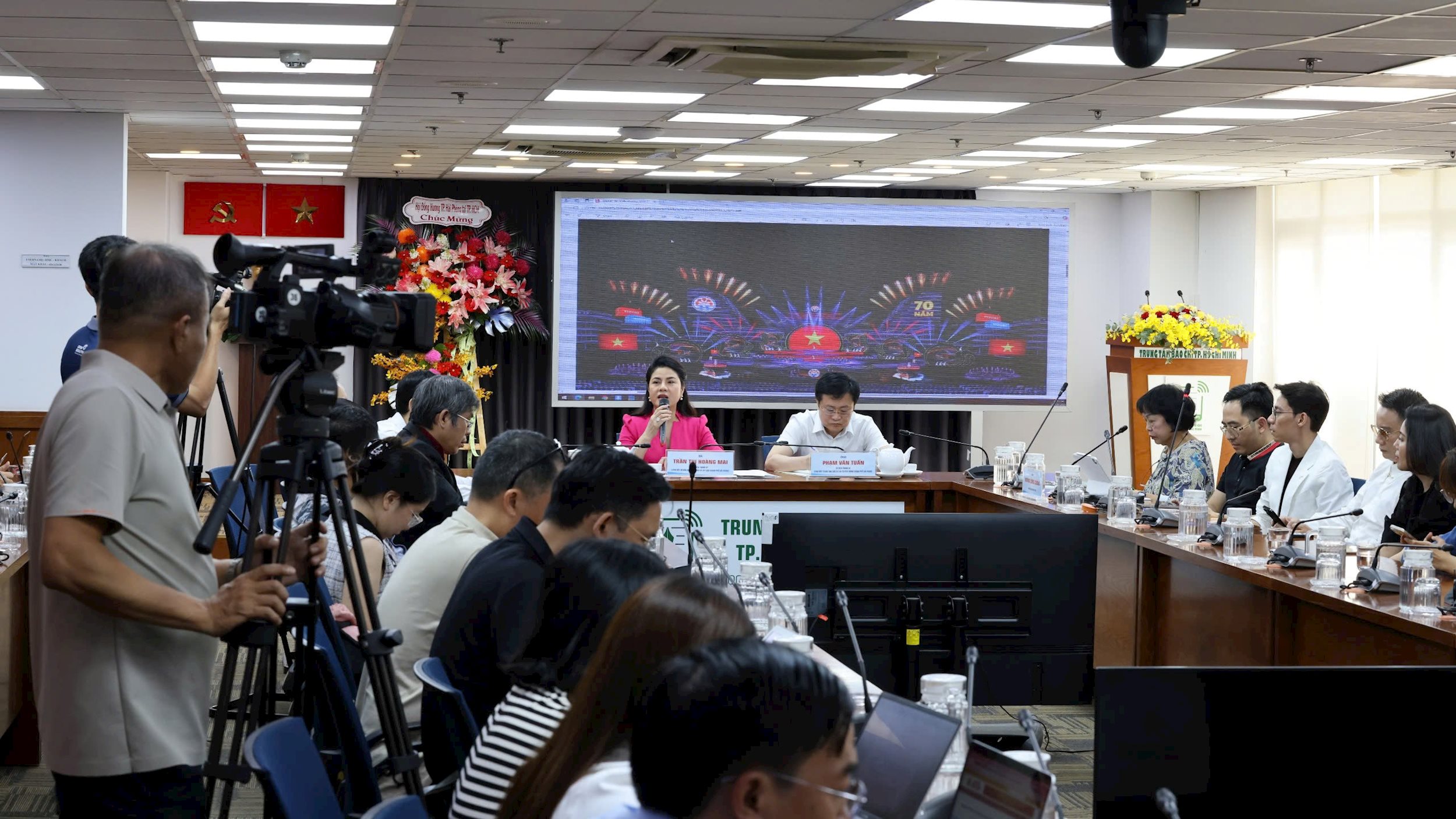 Hải Phòng bắn pháo hoa tại 6 điểm kỷ niệm 70 năm giải phóng Thành phố