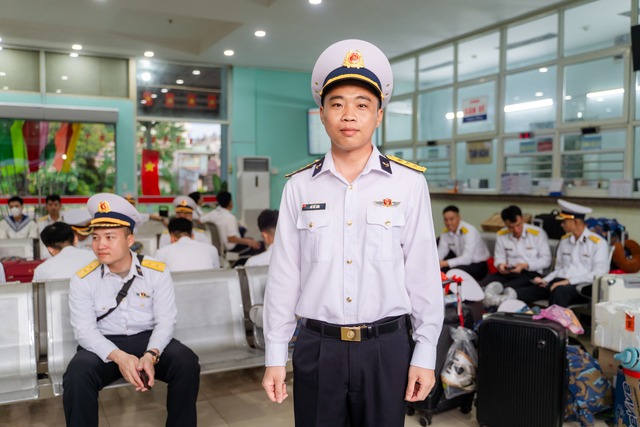 Khối diễu binh A50 tạm biệt TP HCM: Khối diễu binh A50 tạm biệt TP HCM: