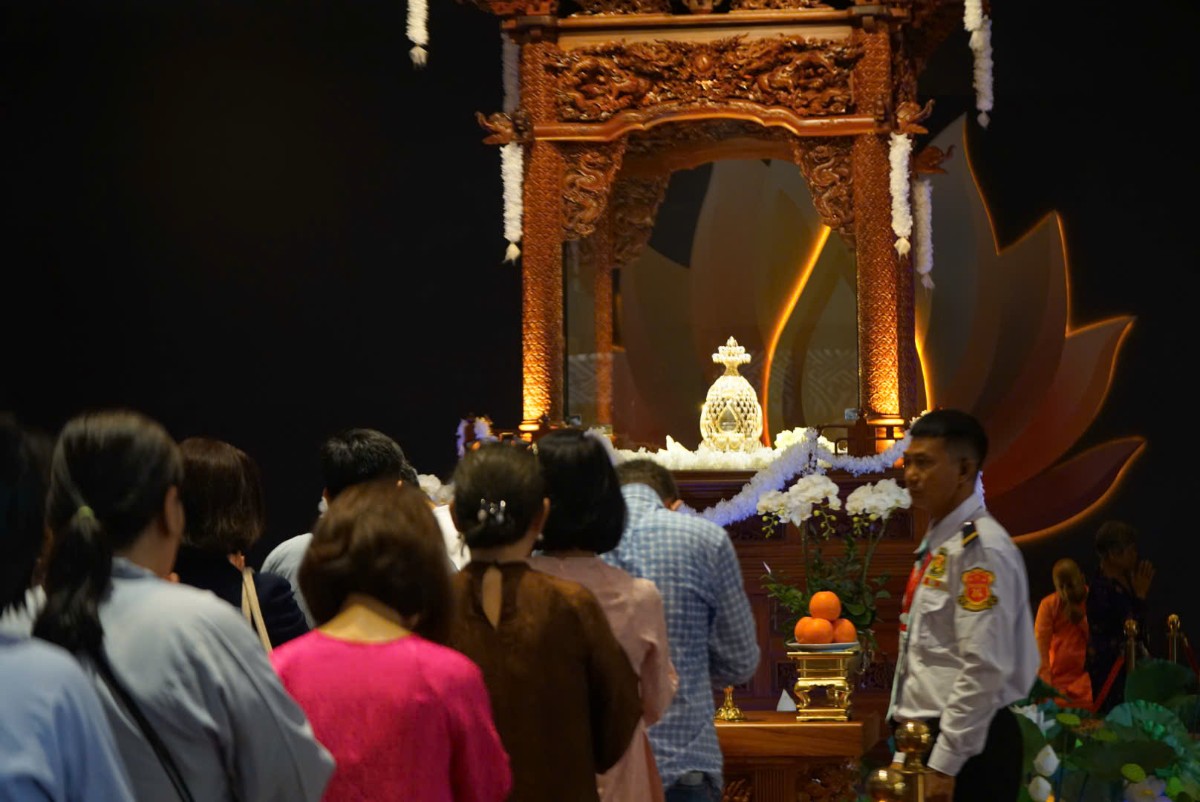 Hàng Ngàn Phật Tử Đảnh Lễ, Chiêm Bái Xá Lợi Phật Tại Chùa Thanh Tâm (Chùa Phật Cô Đơn), Huyện Bình Chánh