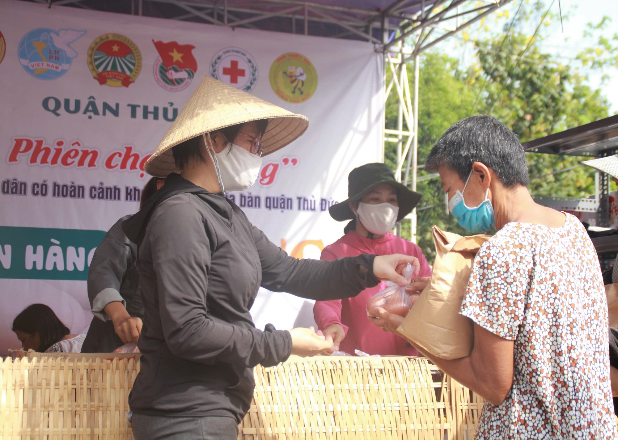 TPHCM: Khi nghĩa tình trở thành động lực phát triển- Ảnh 6. TPHCM: Khi nghĩa tình trở thành động lực phát triển- Ảnh 6.