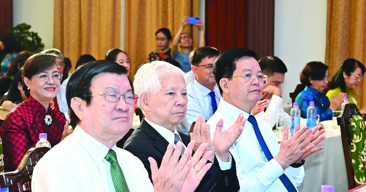 Tiếp tục là ngọn cờ đầu trong công tác thông tin, tuyên truyền