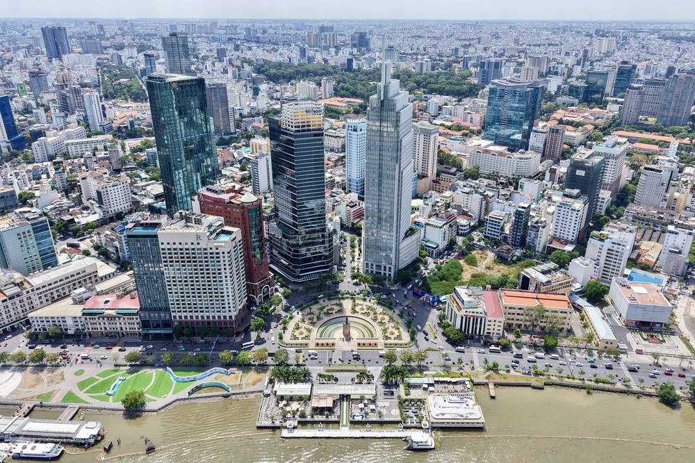 TP.HCM sắp xếp 273 ĐVHC cấp xã còn 102 phường, xã. Ảnh: THUẬN VĂN Thông tin trụ sở hành chính mới của 102 phường, xã tại TP.HCM sau sáp nhập-tru-so-hanh-chinh.jpg