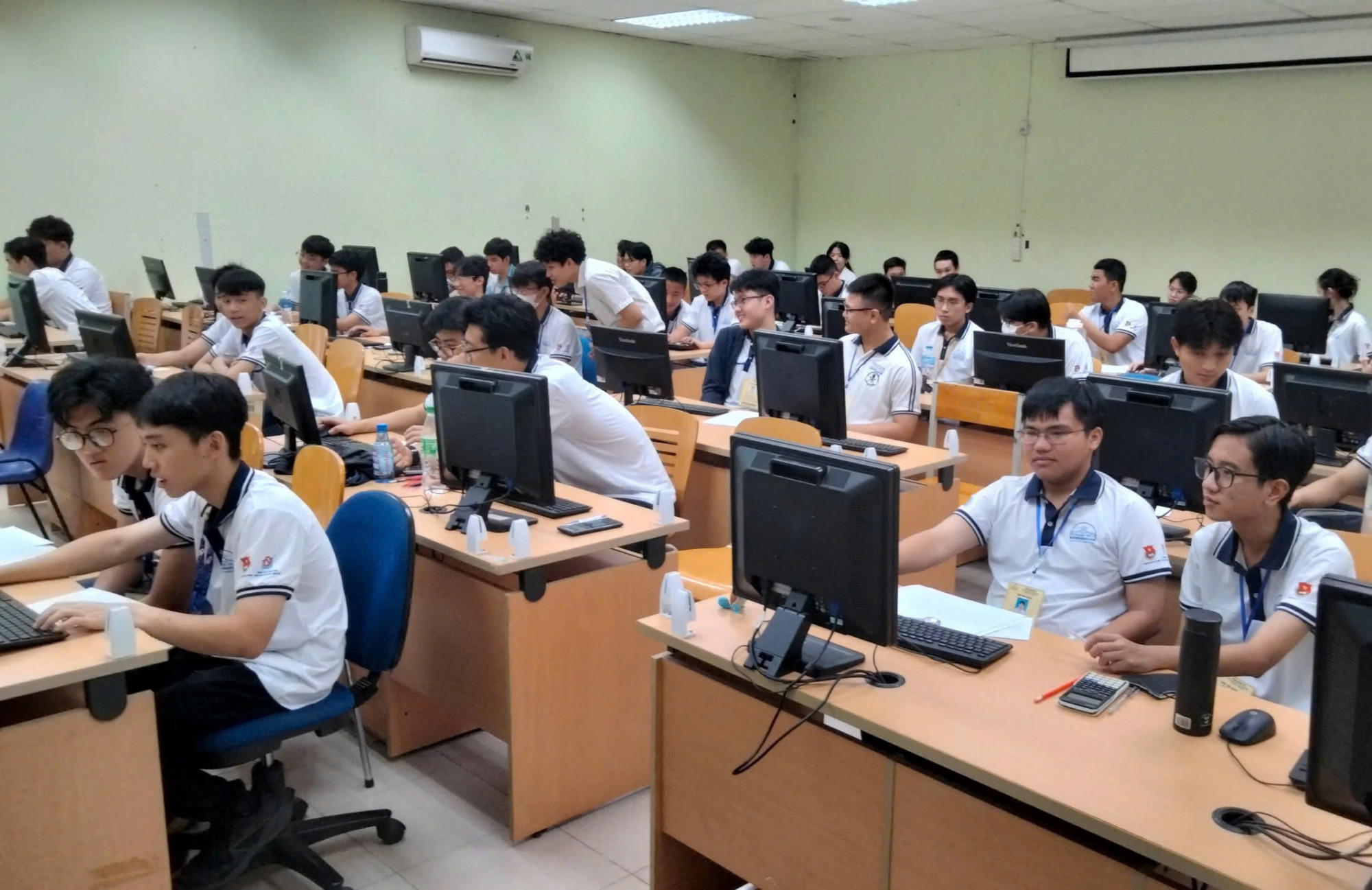 thi tin học