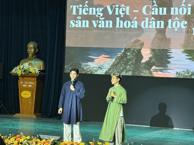 Sinh viên TP HCM tranh tài hùng biện tiếng Việt- Ảnh 1.