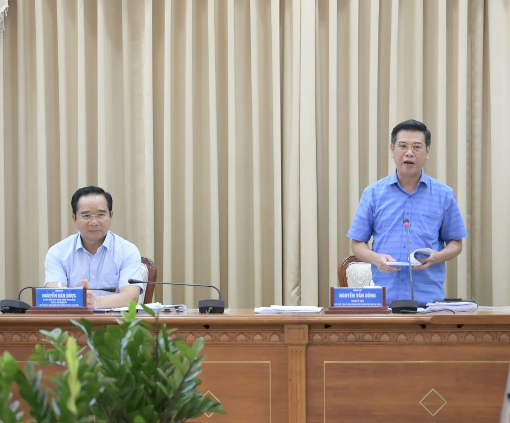 Phó Chủ tịch UBND TPHCM Nguyễn Văn Dũng phát biểu. Ảnh: VIỆT DŨNG 46ab3d18ee615b3f0270.jpg