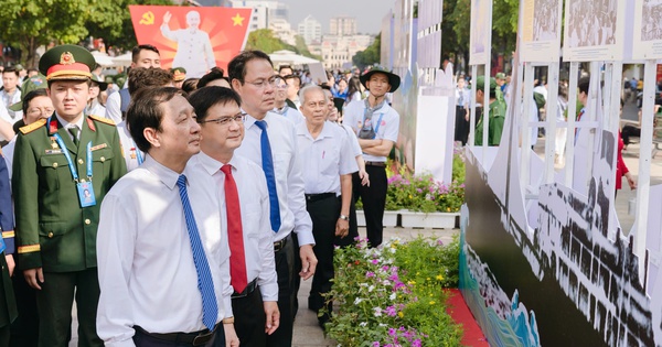 Trưng bày ảnh quý về cuộc đời và sự nghiệp Chủ tịch Hồ Chí Minh