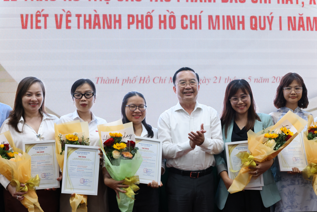 Biểu dương 43 tác phẩm báo chí hay, xuất sắc viết về TP. HCM