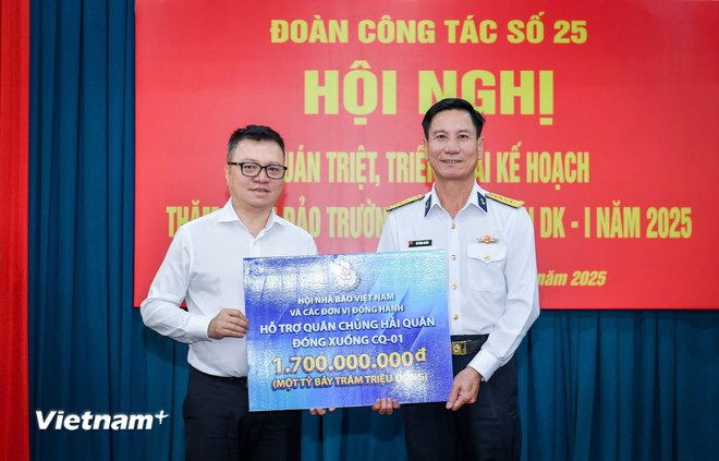 vnp-doan-cong-tac-25-truong-sa-2205-4.jpg