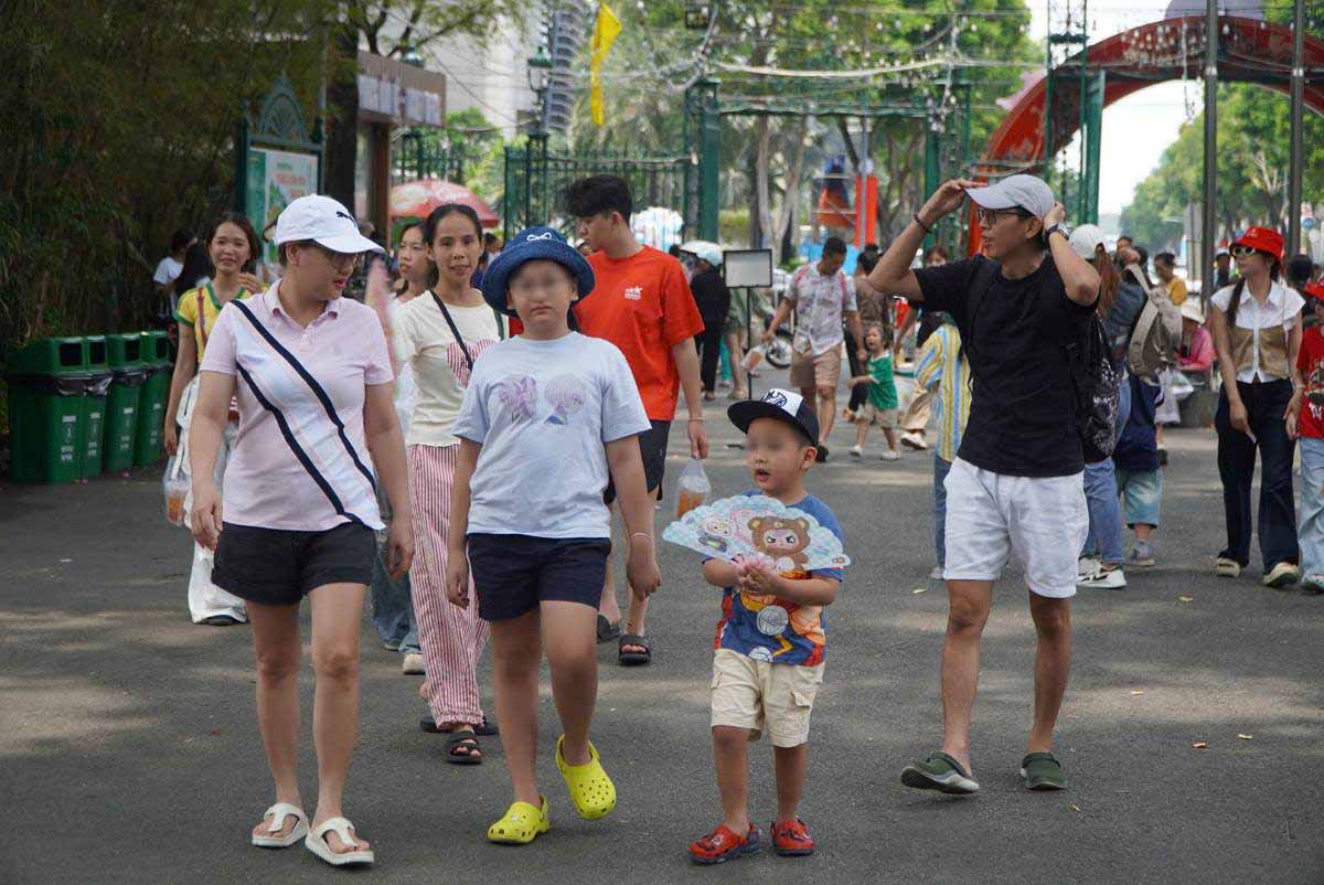 ទីក្រុងហូជីមិញ បើកការលើកទឹកចិត្ត ដើម្បីទាក់ទាញភ្ញៀវទេសចរណ៍ឱ្យមកកម្សាន្តក្នុងថ្ងៃទិវាកុមារអន្តរជាតិ ថ្ងៃទី 1 ខែមិថុនា និងរដូវក្តៅឆ្នាំ 2025