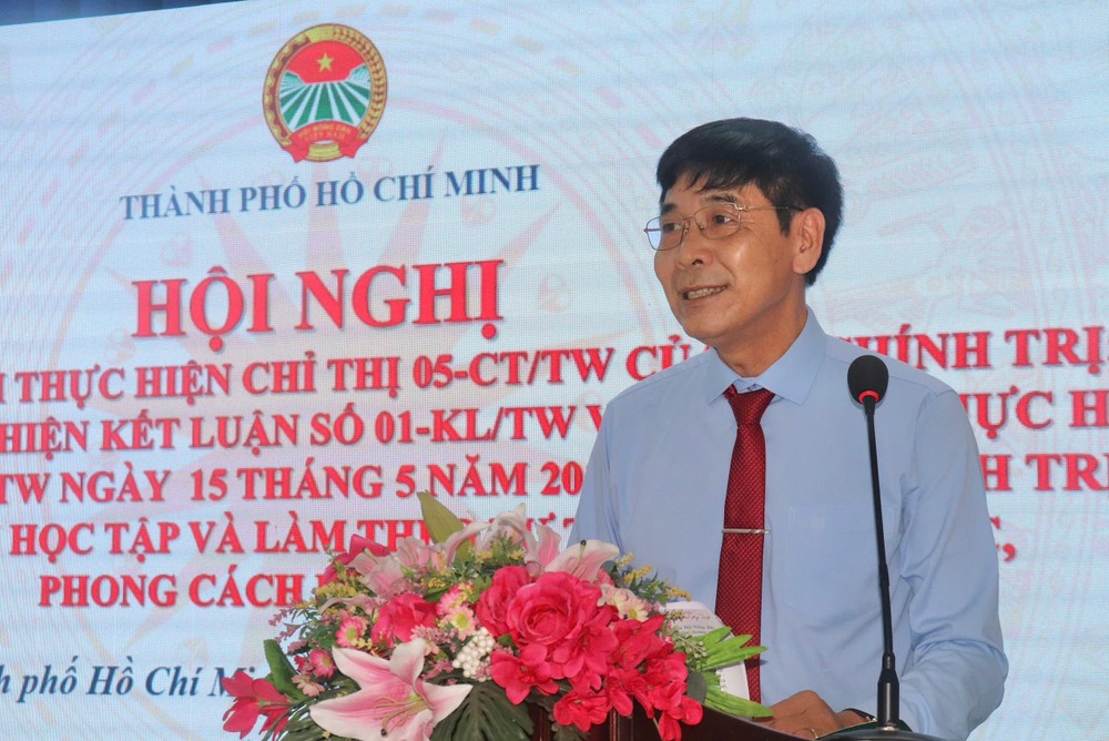Chủ tịch Hội Nông dân TPHCM Lê Minh Dũng phát biểu tại hội nghị z6627045162839_8f669f4e50e8732cad3e17c0afeafc18.jpg