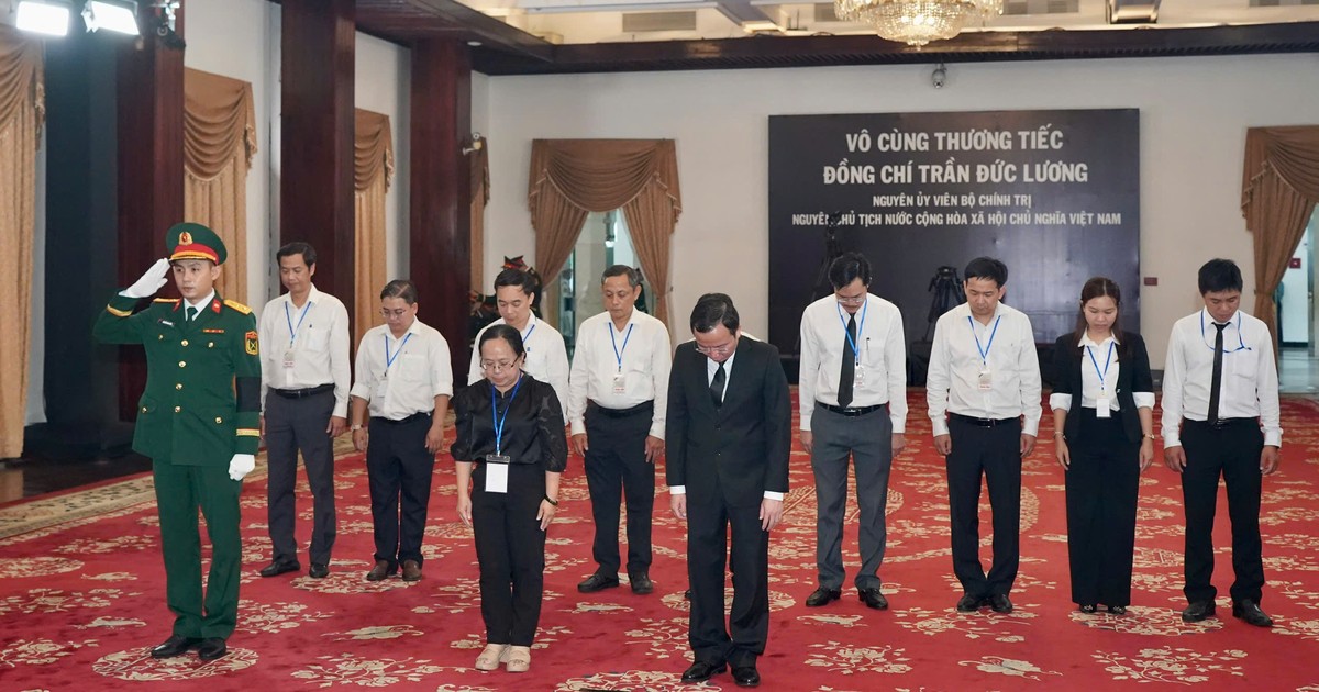 Người dân, bạn bè quốc tế tiếc thương nguyên Chủ tịch nước Trần Đức Lương