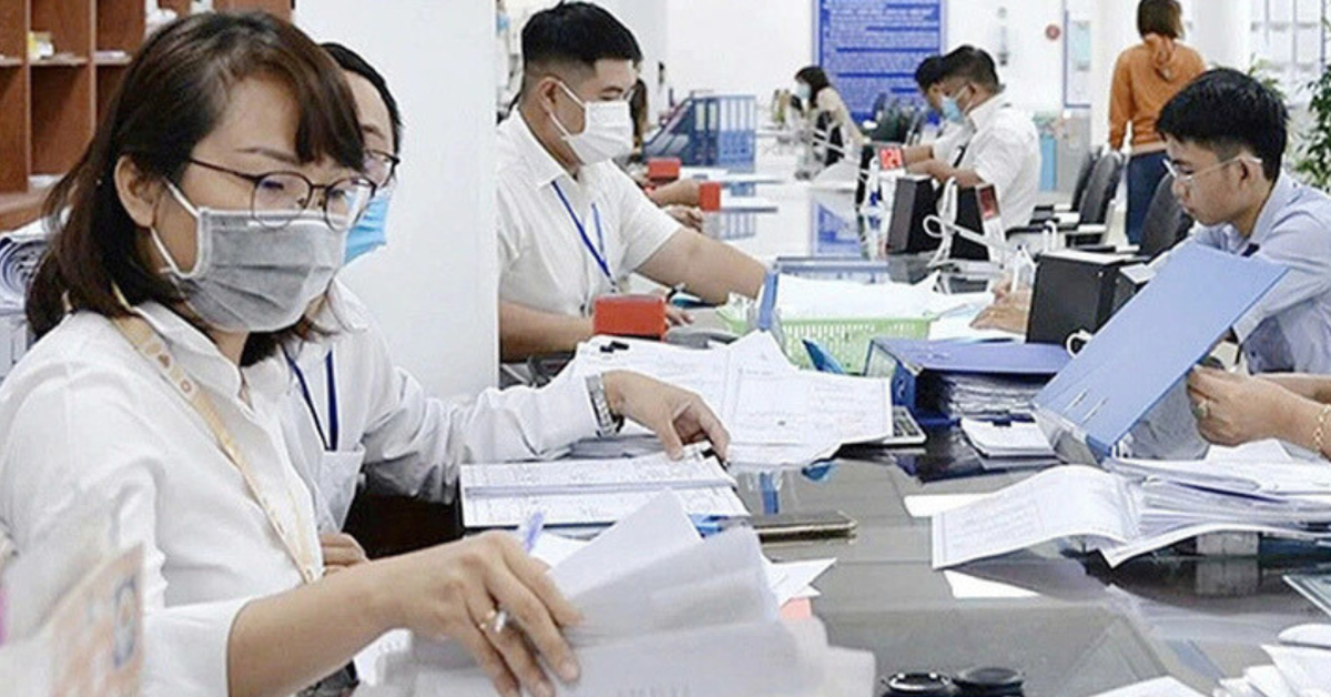 TP.HCM khẩn trương chuyển cán bộ phường, xã vào công chức trước 14-6