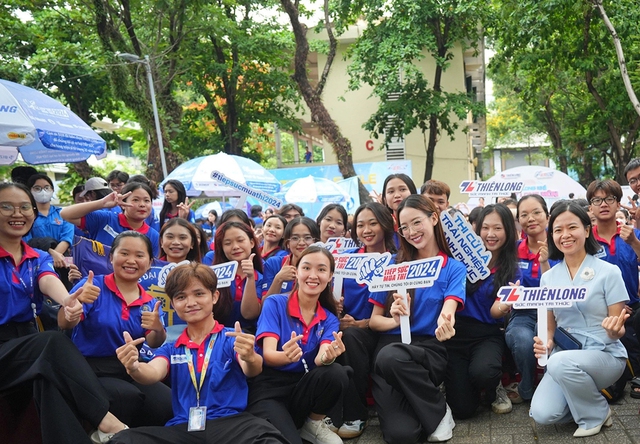 Tiếp sức mùa thi: Thí sinh sẽ không đơn độc trong kỳ thi tốt nghiệp THPT - Ảnh 1.