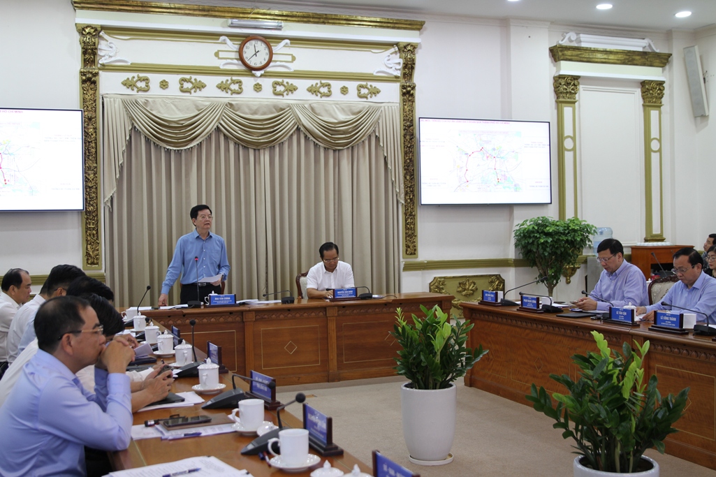 Phấn đấu tháng 12/2025 thông xe kỹ thuật tuyến Vành đai 3 TPHCM- Ảnh 1. Phấn đấu tháng 12/2025 thông xe kỹ thuật tuyến Vành đai 3 TPHCM- Ảnh 1.