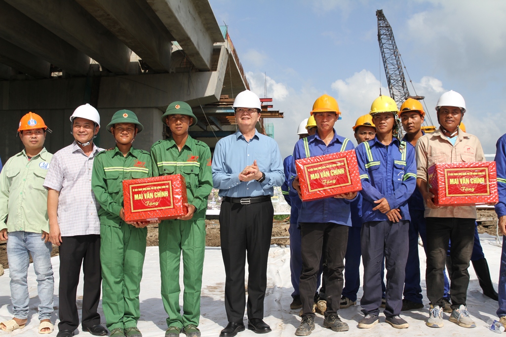 Phấn đấu tháng 12/2025 thông xe kỹ thuật tuyến Vành đai 3 TPHCM- Ảnh 6. Phấn đấu tháng 12/2025 thông xe kỹ thuật tuyến Vành đai 3 TPHCM- Ảnh 6.