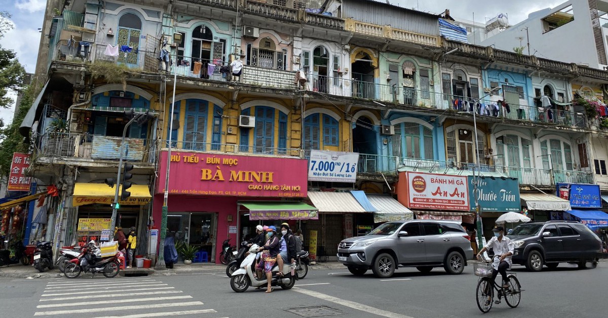 Chủ tịch TP.HCM làm việc với quận 5, gỡ vướng việc đền bù sau di dời ở chung cư 440 Trần Hưng Đạo