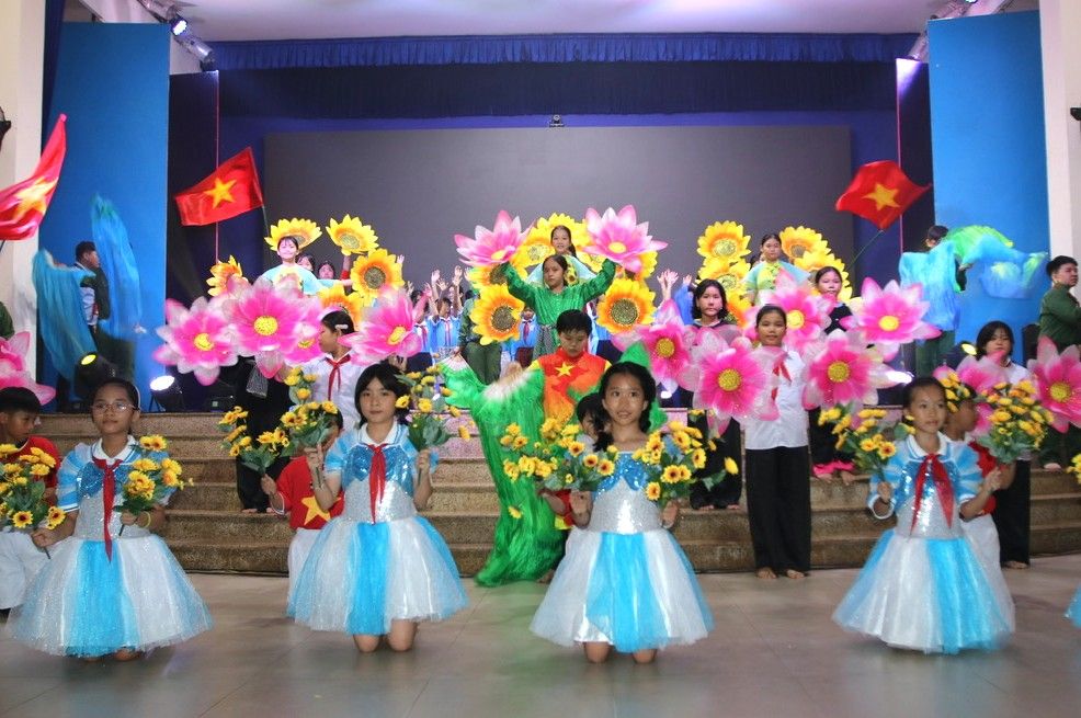 Hơn 500 con em công nhân viên chức lao động tham gia Trại hè Thanh Đa