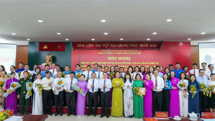 TP.HCM tuyên dương 102 tập thể, cá nhân học tập và làm theo Bác Hồ