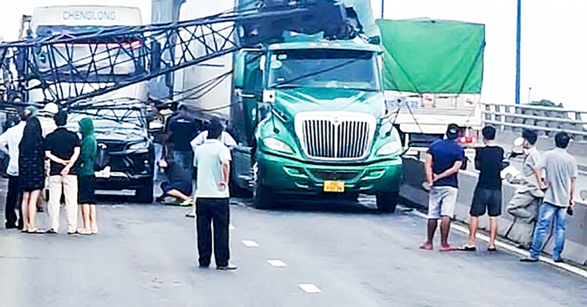TP.HCM lập tổ điều tra sự cố sập cần cẩu ở công trình nút giao Mỹ Thủy
