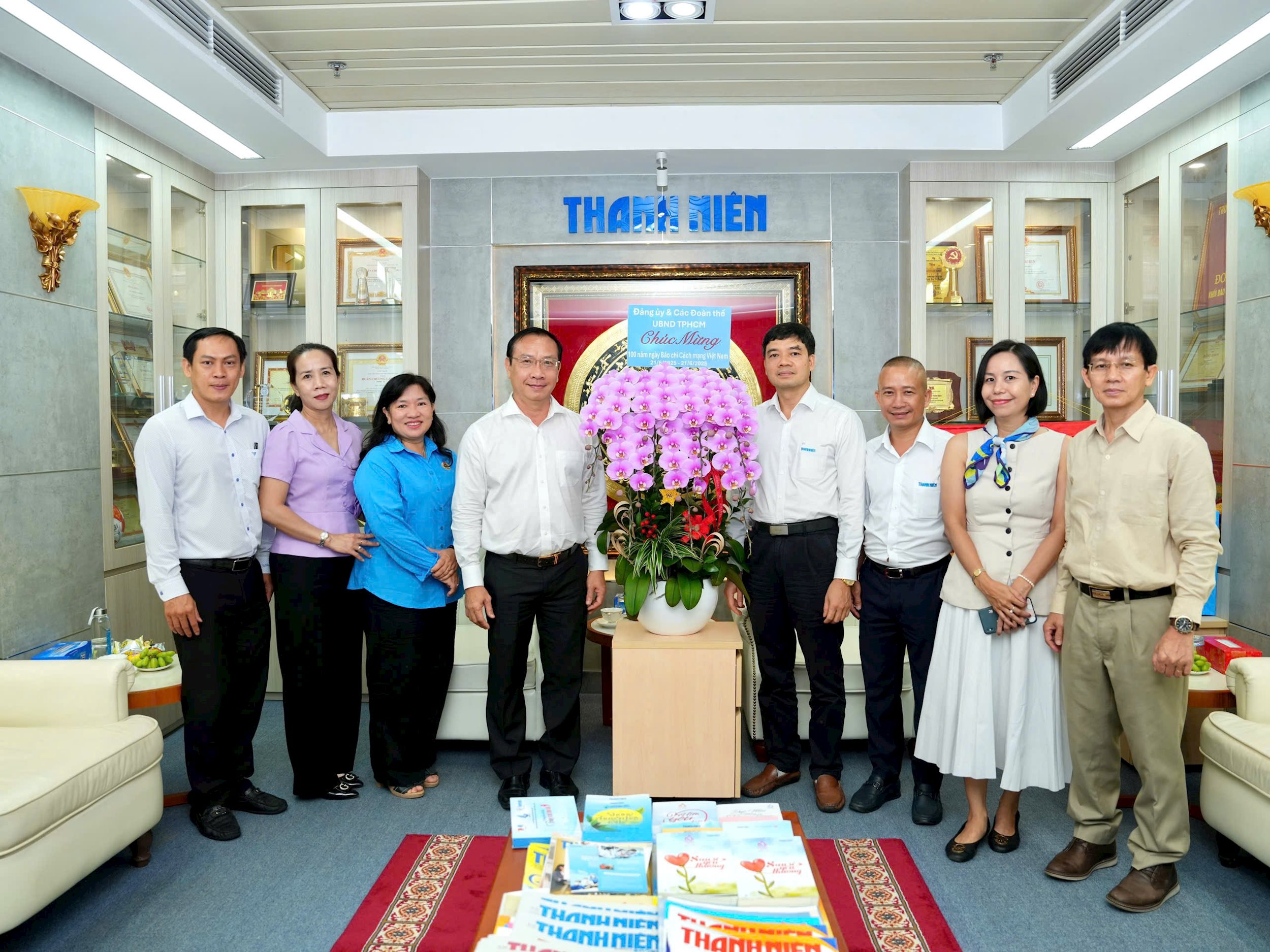 Công đoàn UBND TP. HCM thăm, chúc mừng các cơ quan báo chí nhân kỷ niệm 100 năm ngày Báo chí Cách mạng Việt Nam